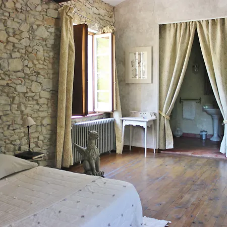 Domaine De Marseillens Bed & Breakfast 4*