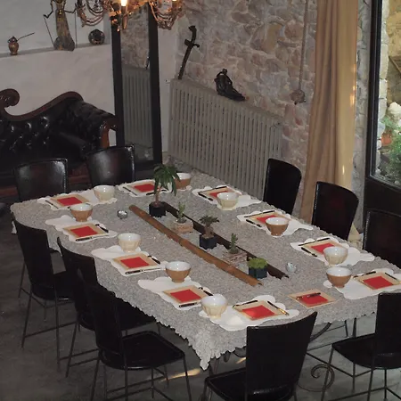 Domaine De Marseillens 4*