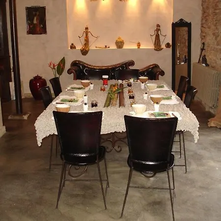 Domaine De Marseillens Bed and breakfast