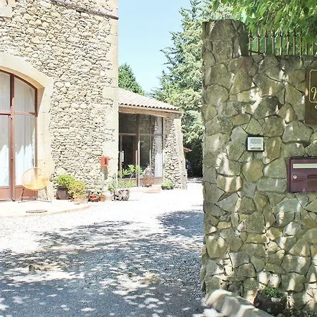 Domaine De Marseillens Bed and Breakfast