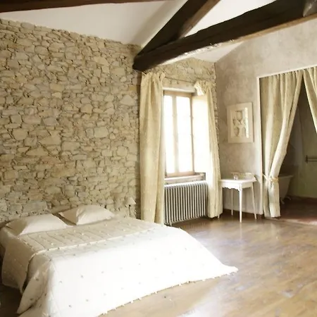 Domaine De Marseillens 4*