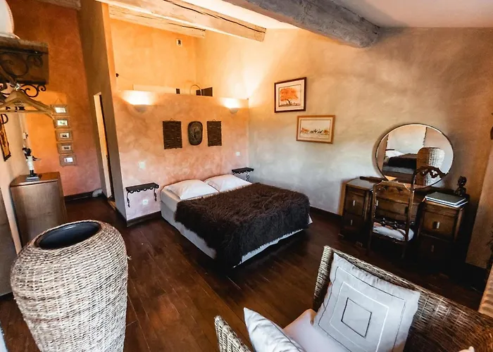Domaine De Marseillens Bed and breakfast 4*