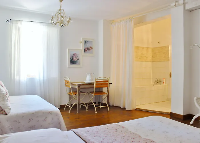 Domaine De Marseillens Bed and breakfast Palaja